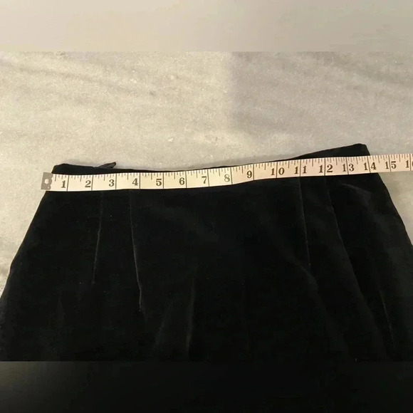 VTG Gianni Sport Black Velvet Midi Pencil Skirt Zip Lined Back Slit Size 10 - Picture 7 of 11